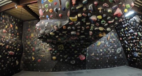 山梨県のクライミング施設「クライミングジム Activ-A（アクティバ）」